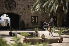 LA_VERA_CACERES_David_Cachon_Mountain_bike1