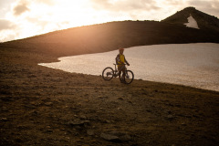 video-2021_time-travel-through-the-evolution-of-mtb-with-hans-rey-and-shimano_02