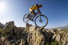 video-2021_time-travel-through-the-evolution-of-mtb-with-hans-rey-and-shimano_08