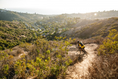 video-2021_time-travel-through-the-evolution-of-mtb-with-hans-rey-and-shimano_12